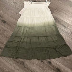 New with tags ankle length skirt. New directions Large. Olive/white linen skirt